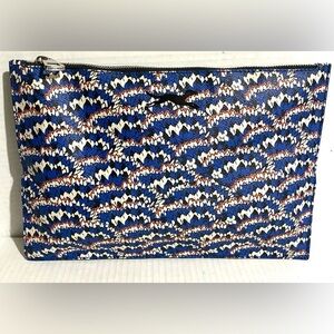 Bimba Y Lola Blue and White Patterned Clutch
